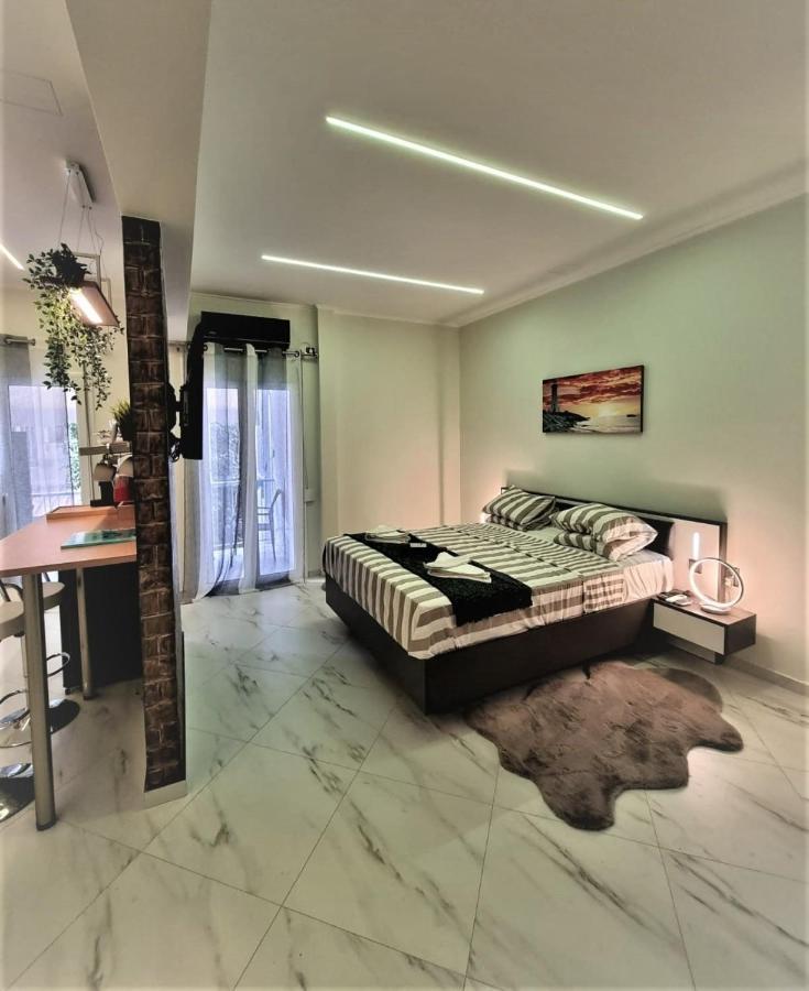 Romantic Deluxe Svite Wise Jacuzzi And Sauna Athena Bagian luar foto