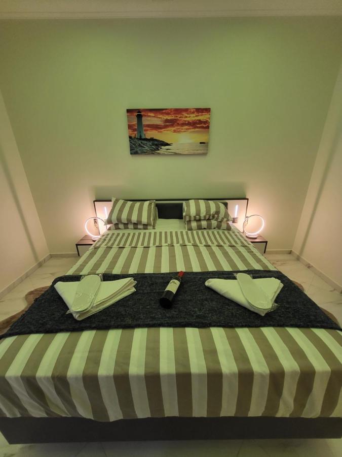 Romantic Deluxe Svite Wise Jacuzzi And Sauna Athena Bagian luar foto