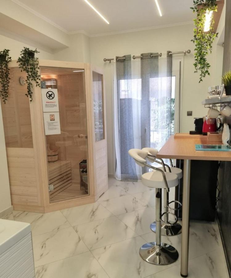 Romantic Deluxe Svite Wise Jacuzzi And Sauna Athena Bagian luar foto